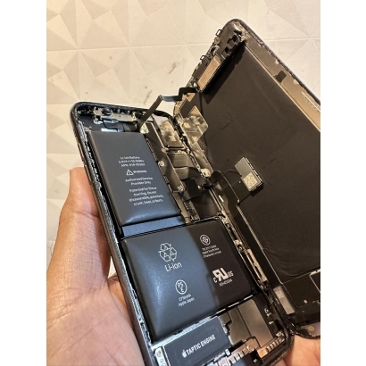iphone-battery-swelling